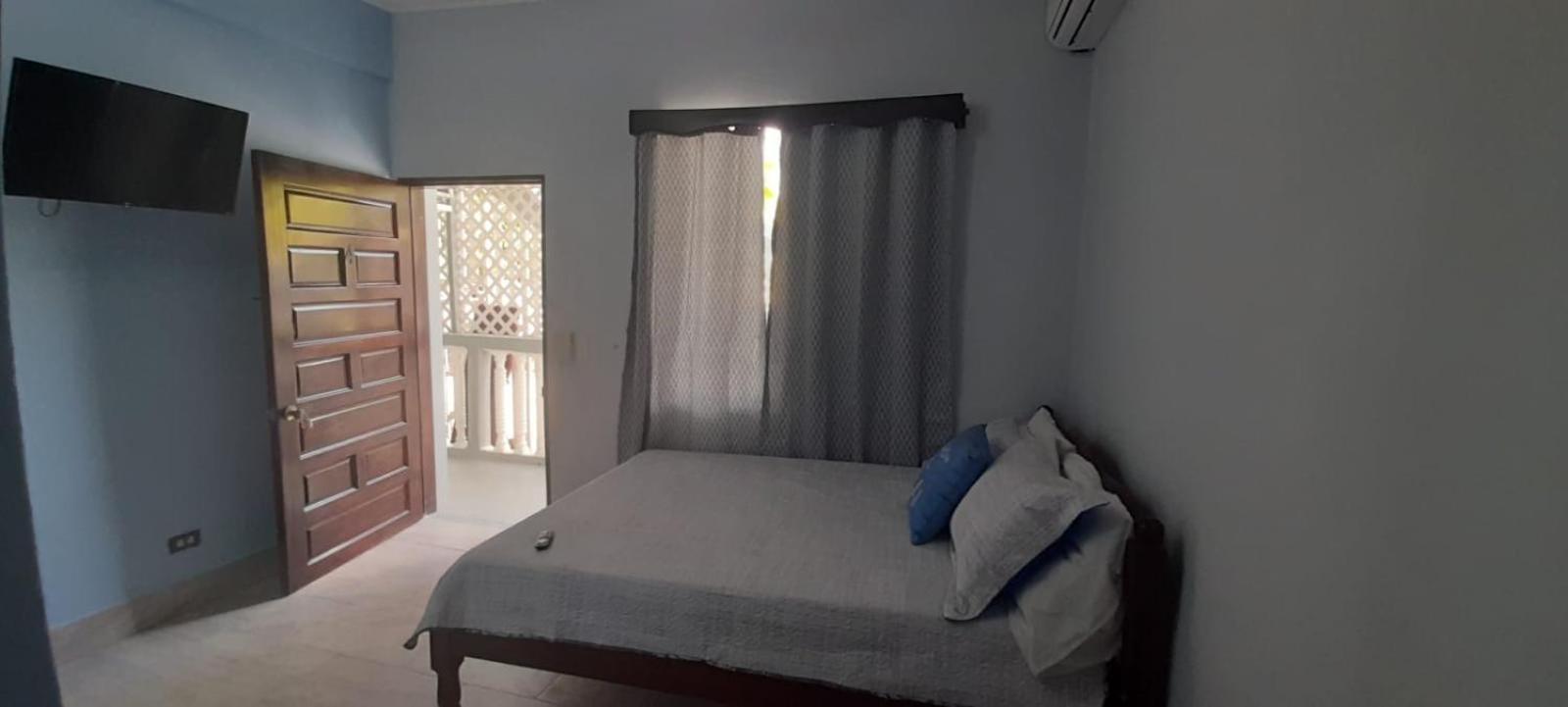 Serenade Hotel Placencia Eksteriør bilde