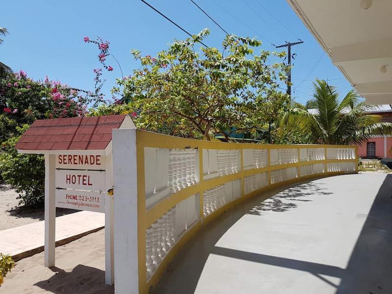 Serenade Hotel Placencia Eksteriør bilde