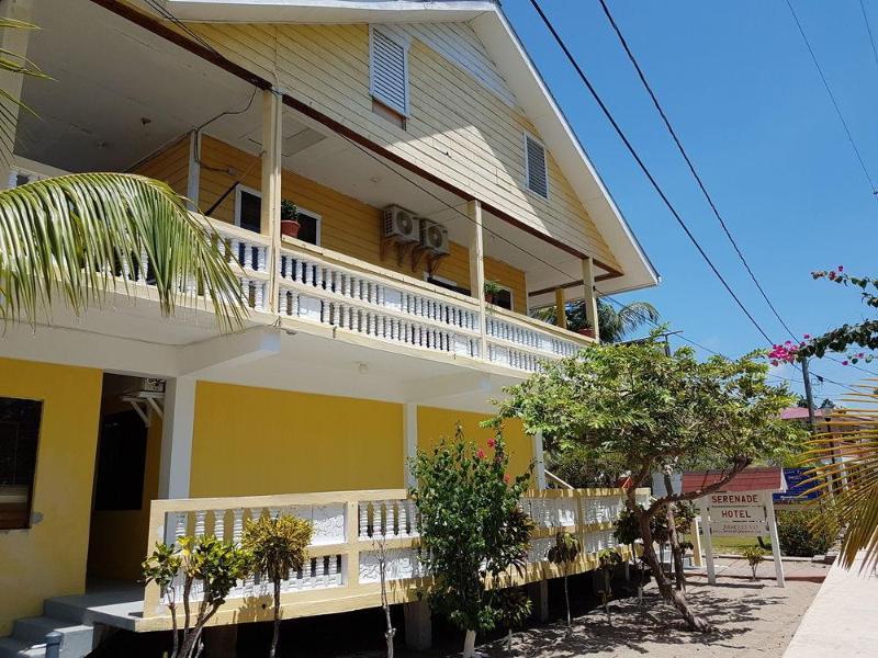 Serenade Hotel Placencia Eksteriør bilde