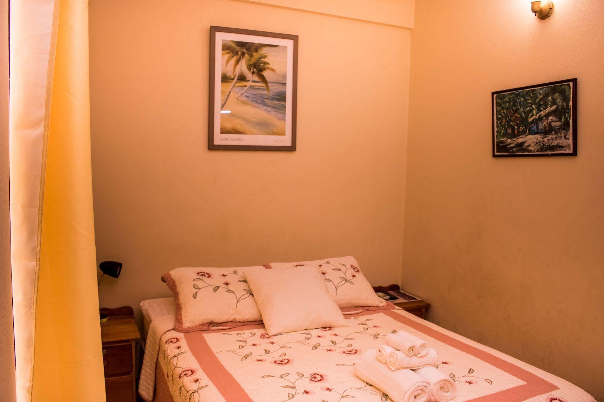 Serenade Hotel Placencia Eksteriør bilde