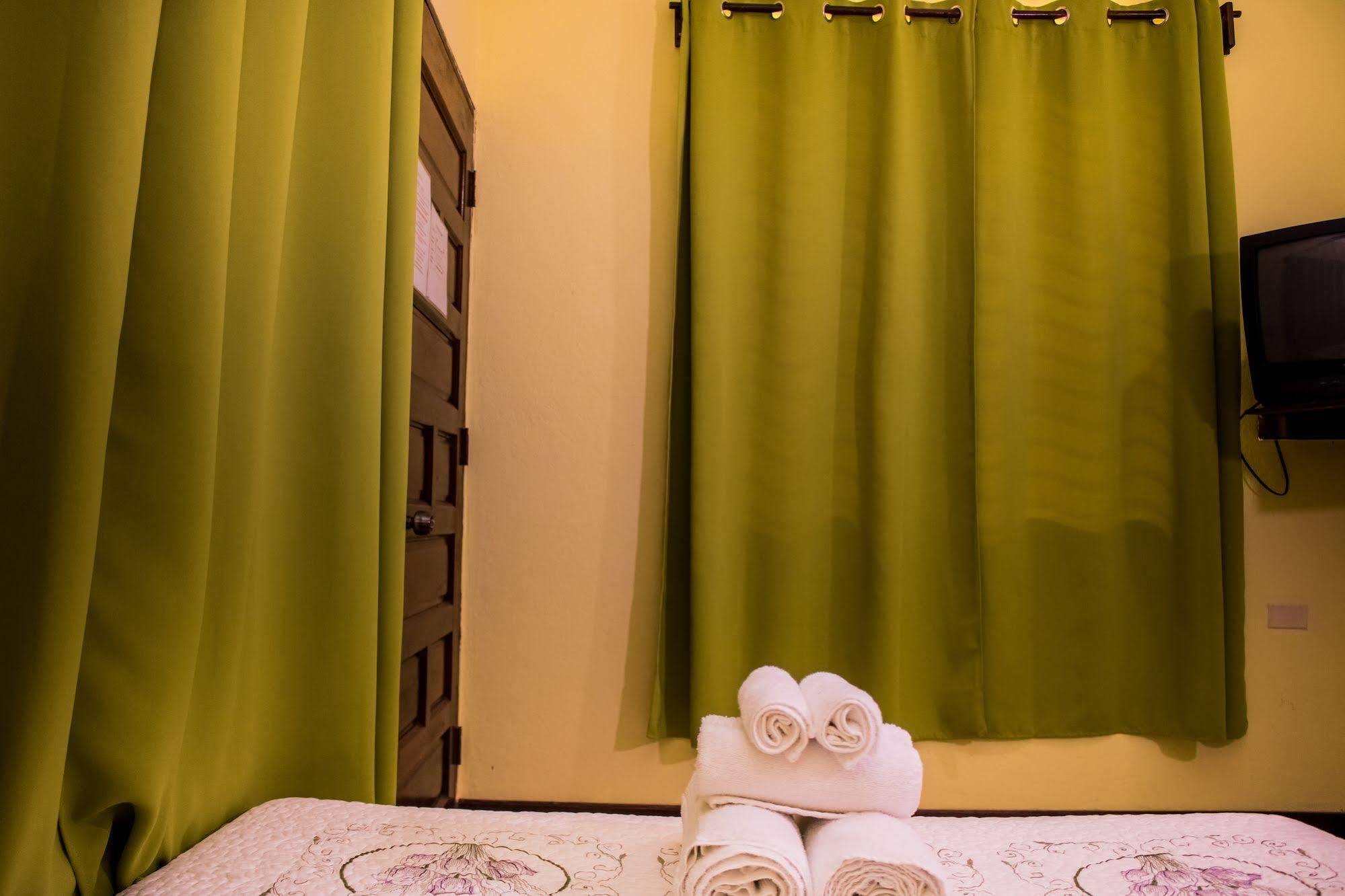 Serenade Hotel Placencia Eksteriør bilde