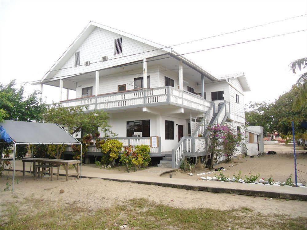 Serenade Hotel Placencia Eksteriør bilde